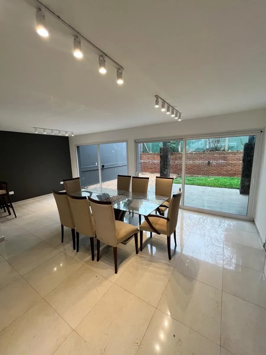 Casa de 3 dormitorios en Venta en el Barrio Cerrado Panambi
