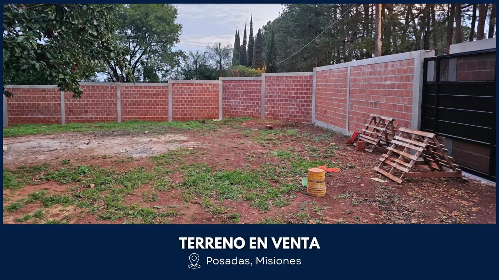 2 Terrenos Baldios en VENTA (En Esquina con Muro)
