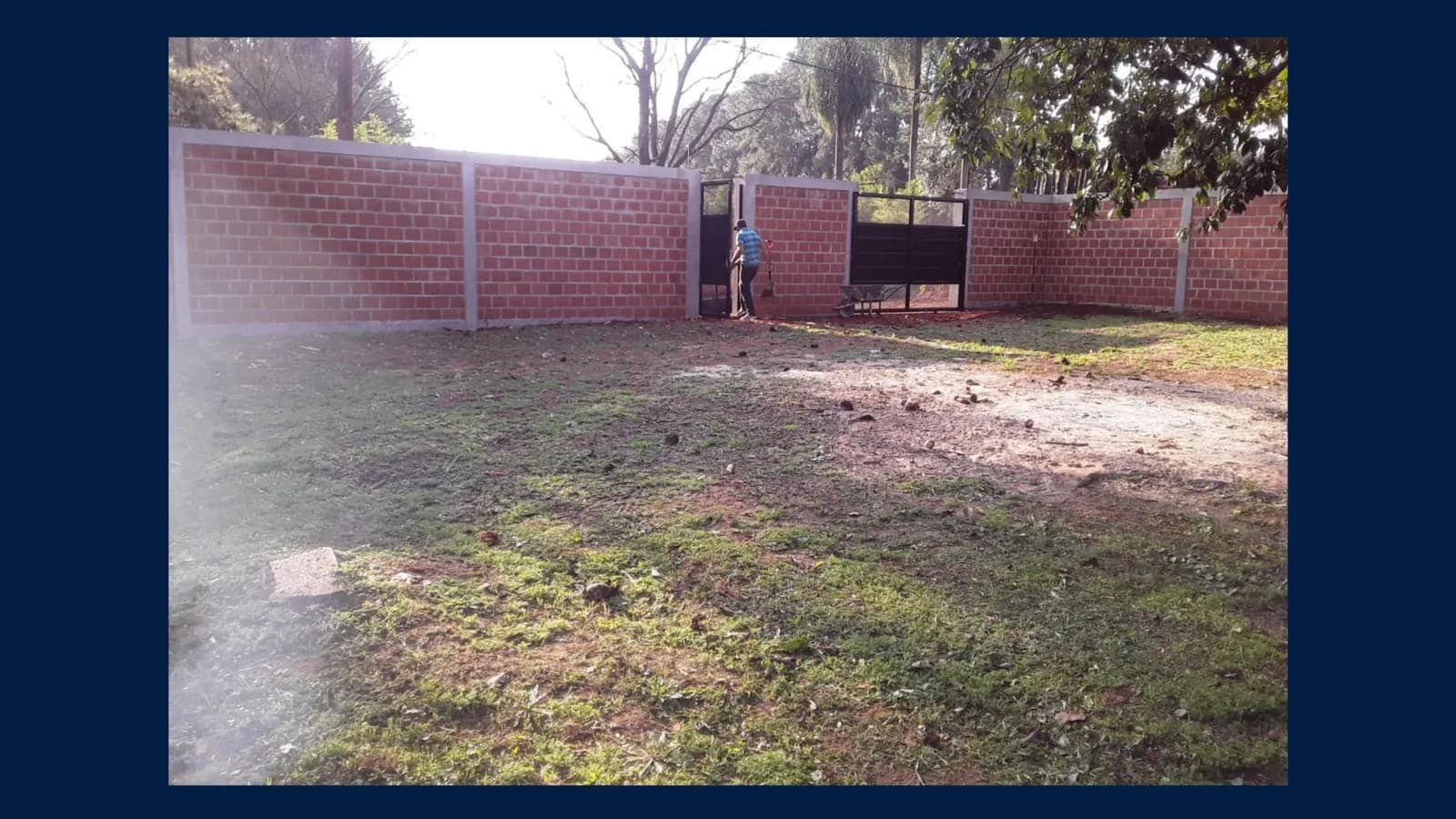 2 Terrenos Baldios en VENTA (En Esquina con Muro)