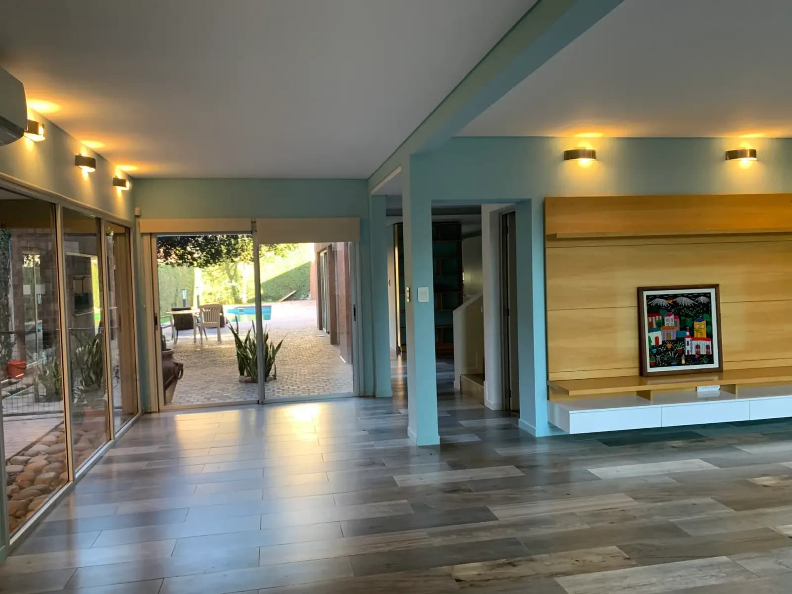 Casa de 6 de ambientes en posadas. Calidad premium, piscina y parilla. A 200 metros del california de Sta Catalina