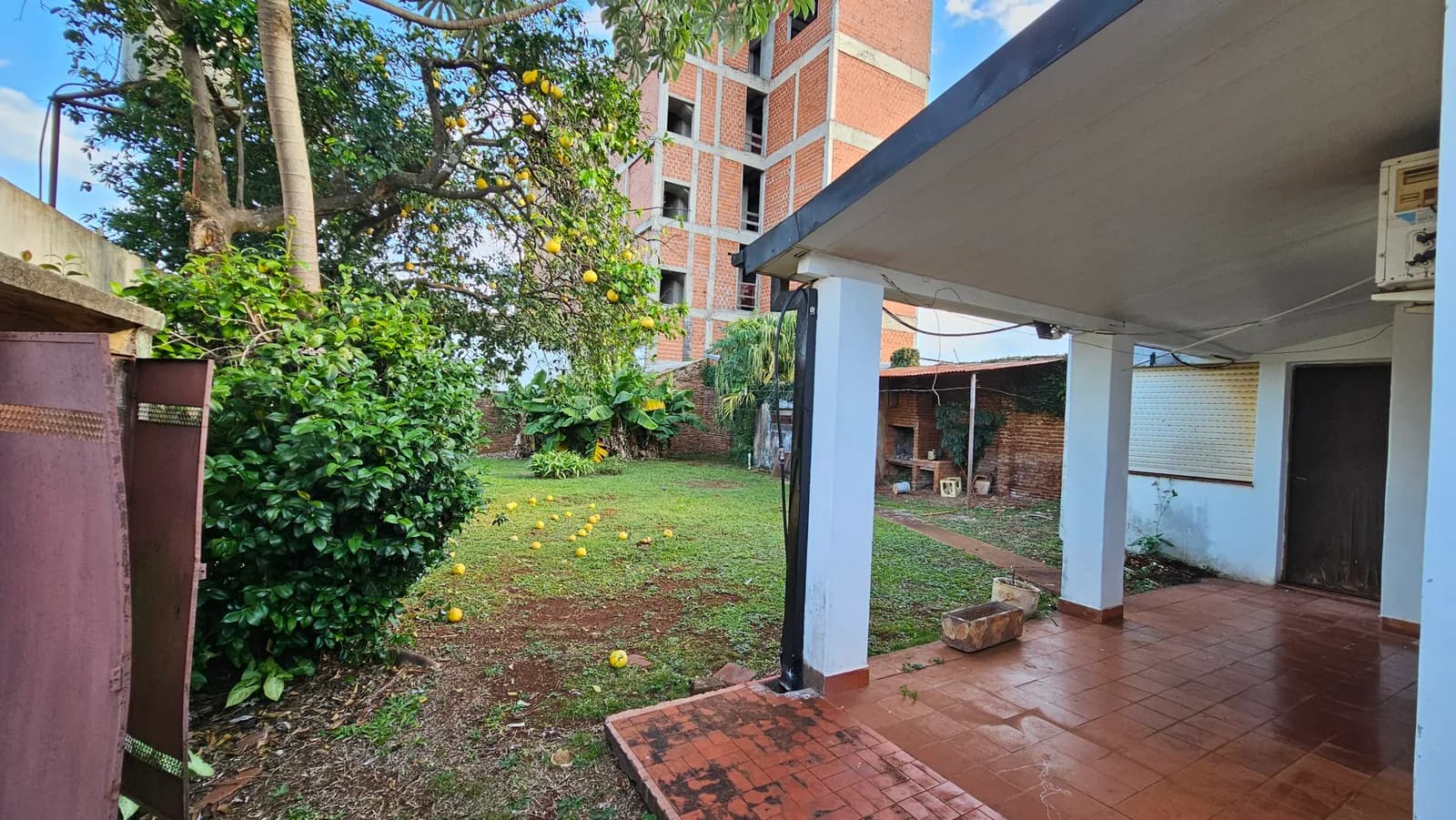 Casa 4 Dormitorios + Gran Patio (12x36m) a 50m Av. Lavalle