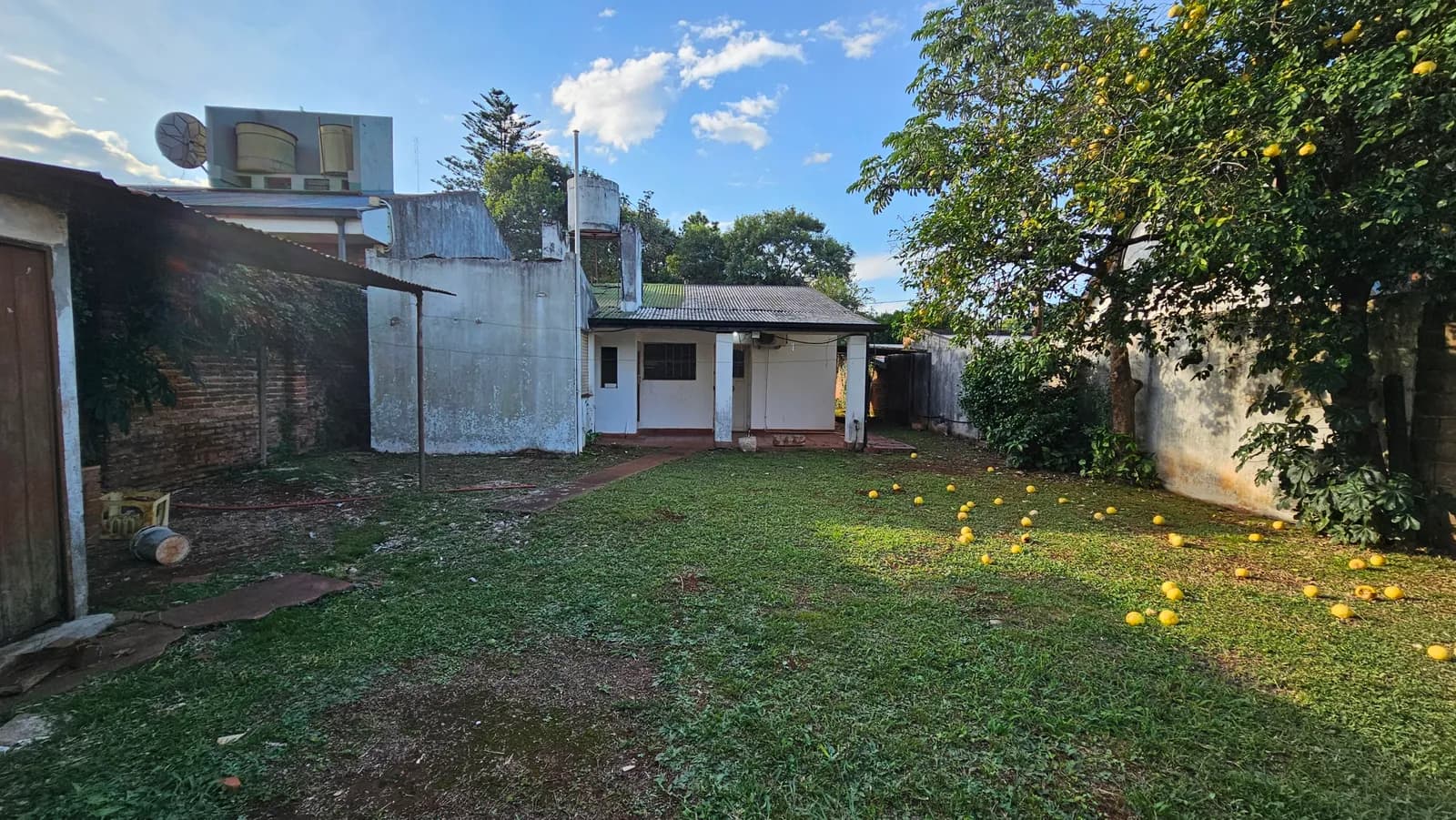 Casa 4 Dormitorios + Gran Patio (12x36m) a 50m Av. Lavalle