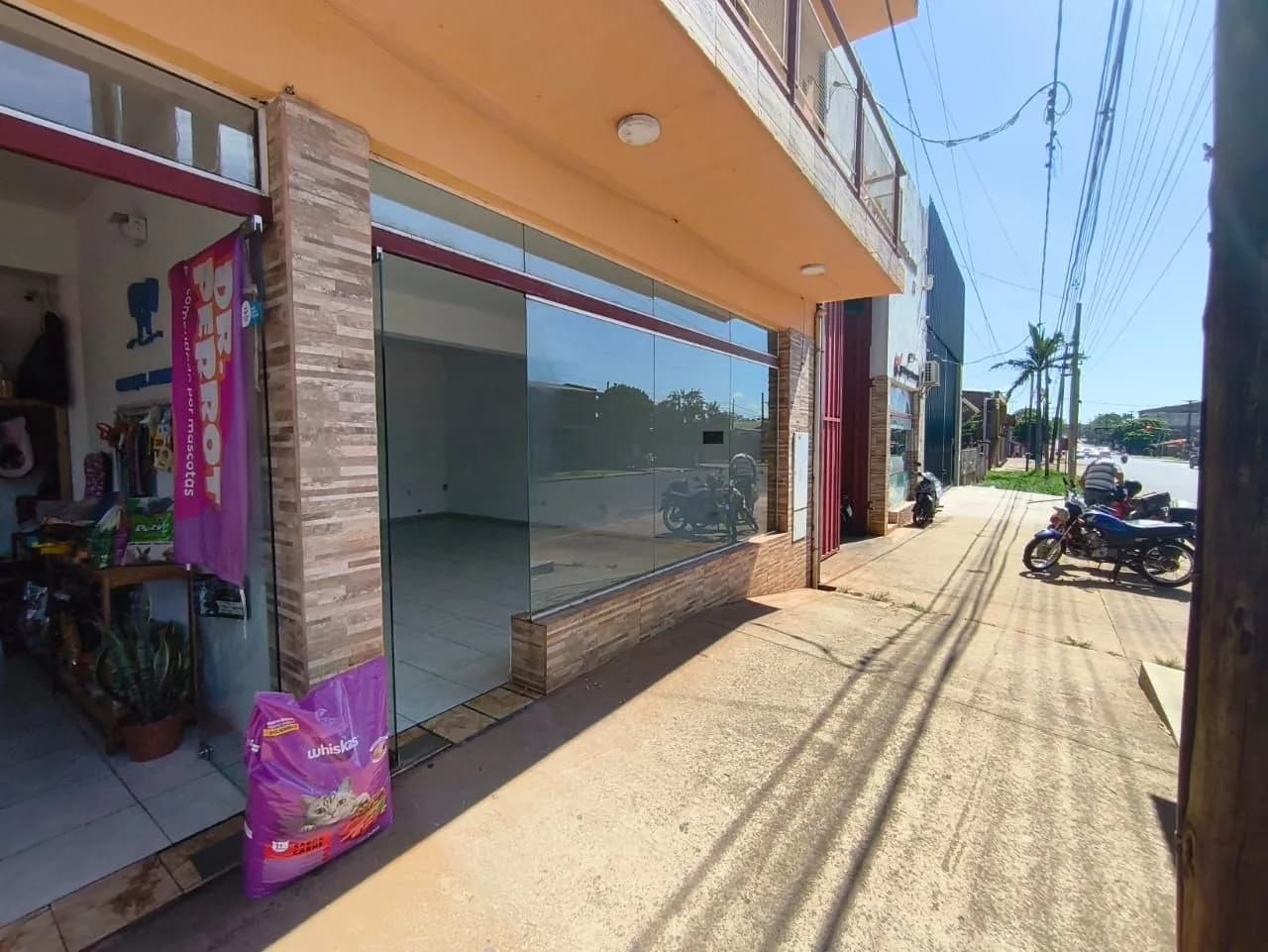 LOCAL COMERCIAL EN ALQUILER!!