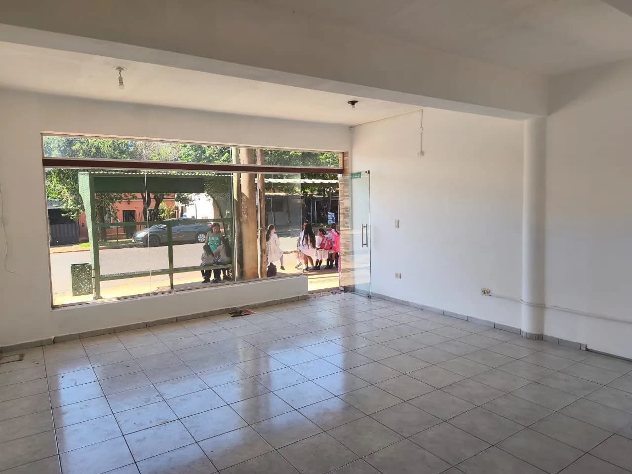LOCAL COMERCIAL EN ALQUILER!!