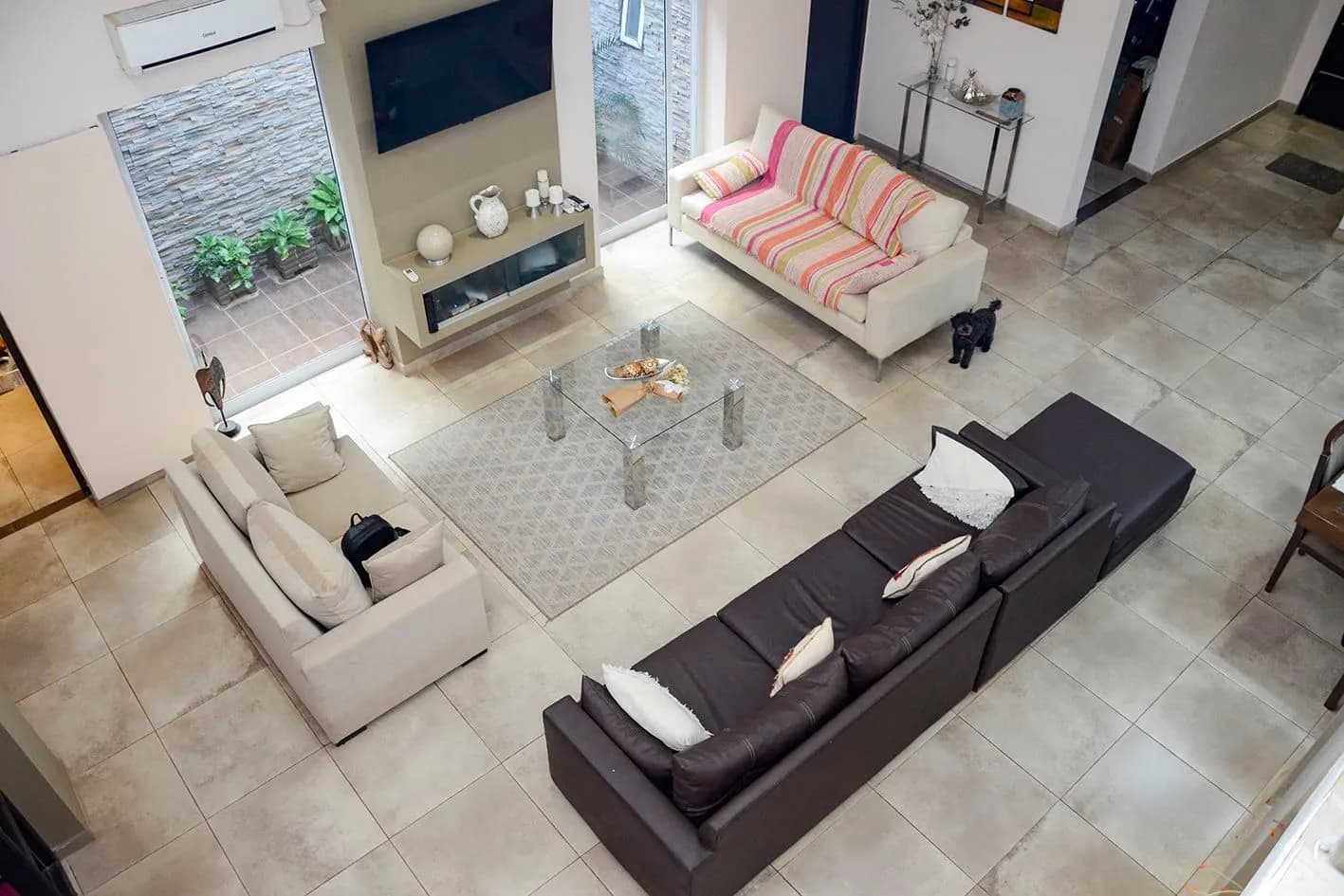 GRAN CASA MINIMALISTA, DE 3 DORMITORIOS!!!