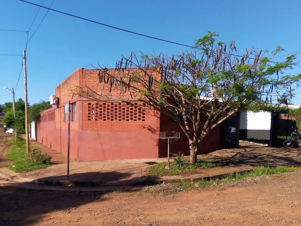 CASA EN VENTA, DE 3 DORMITORIOS Y 2 BAÑOS!!