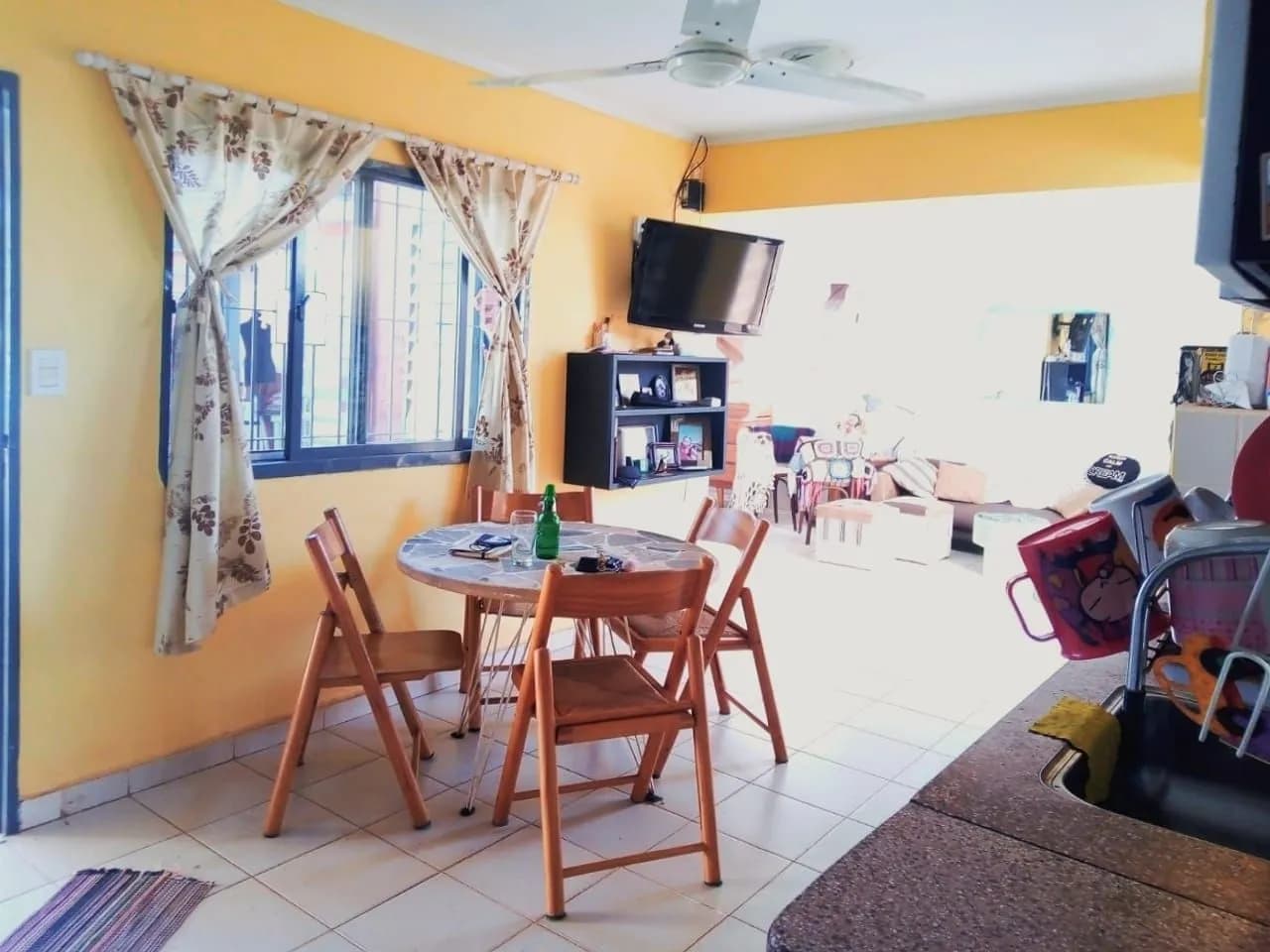 CASA EN VENTA, DE 3 DORMITORIOS Y 2 BAÑOS!!