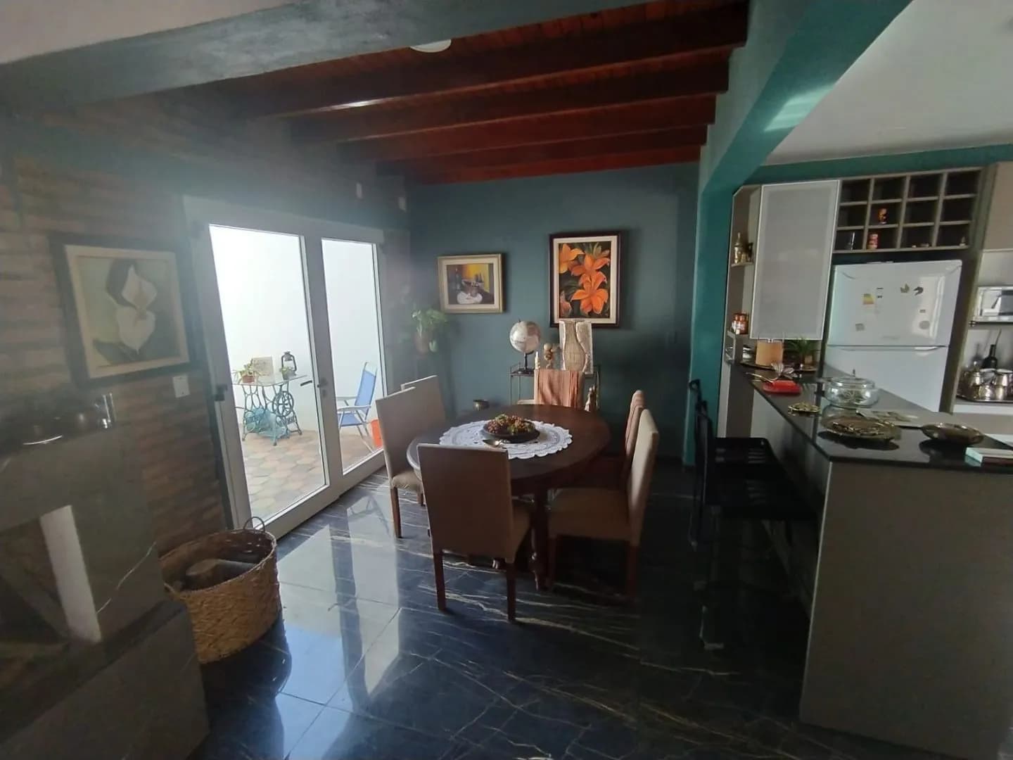 CASA DE 4 DORMITORIOS CON PISCINA EN VENTA!!