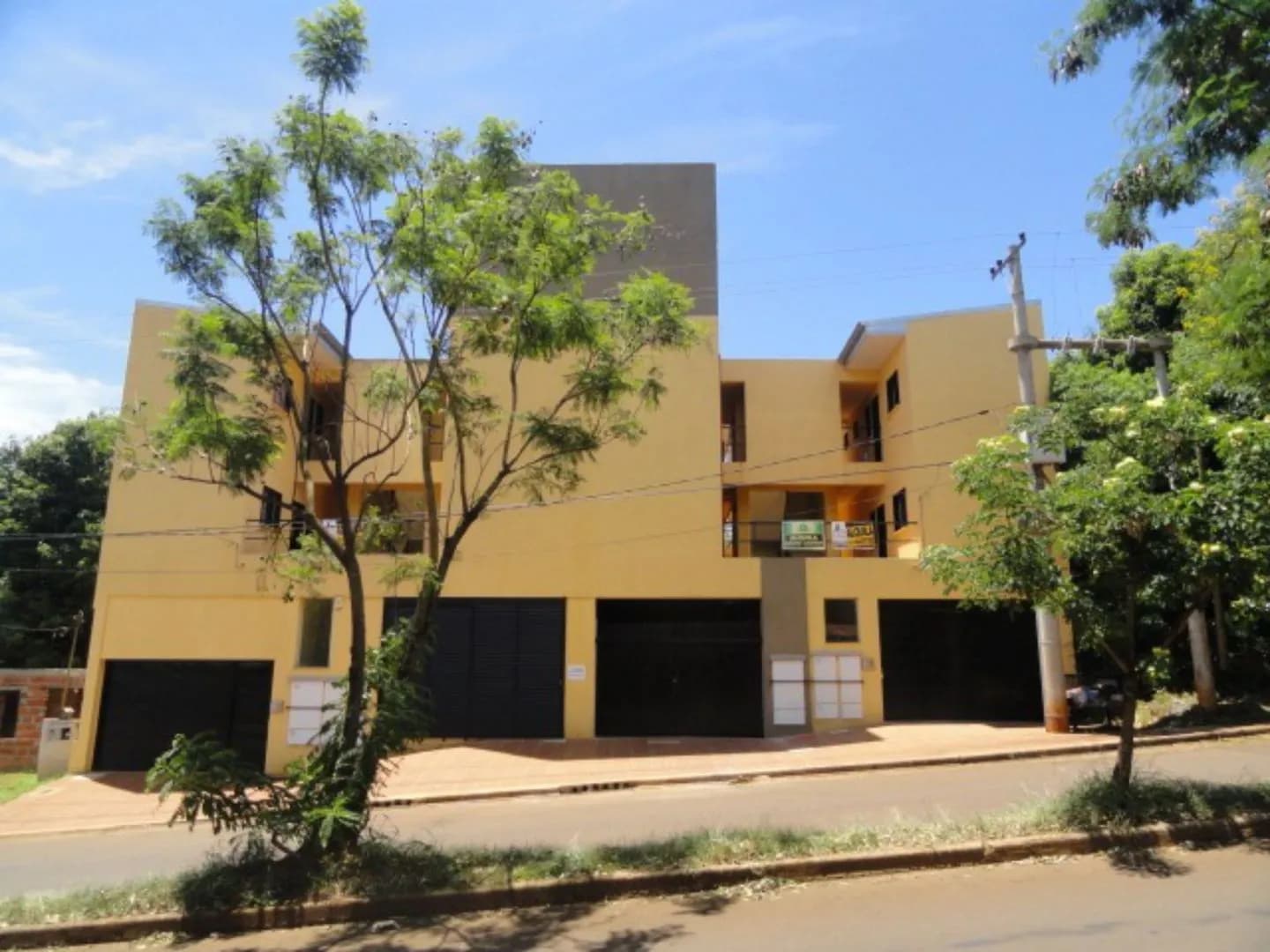 ALQUILER MONOAMBIENTES, 1° P, a SOLO 100 m UGD Campus