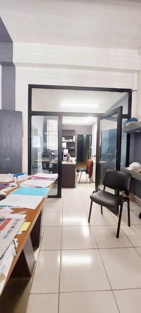 VENTA O ALQUILER CASA 3 DORM + OFICINAS + DEPTO 1 DORM