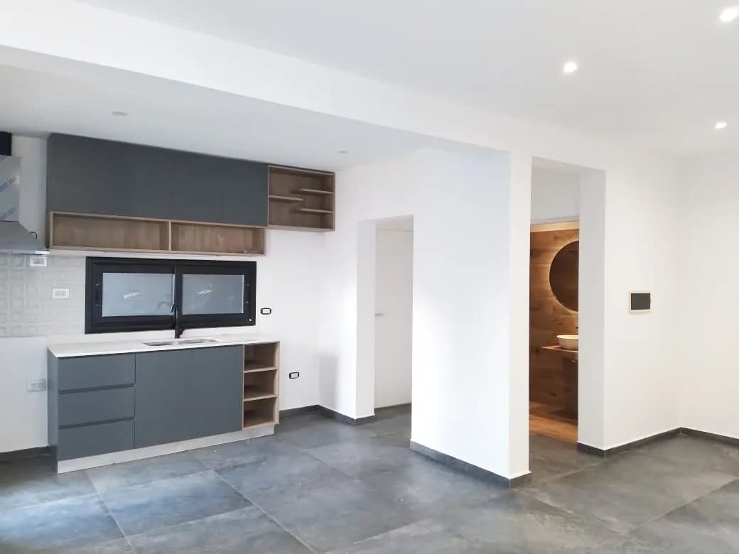 MODERNA CASA EN VENTA DE 3 DORMITORIOS!!