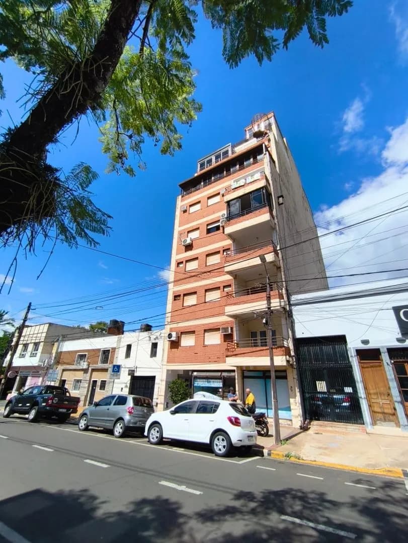 VENTA o ALQUILER Departamento 2 Dormitorios, céntrico y con Vista al Río.