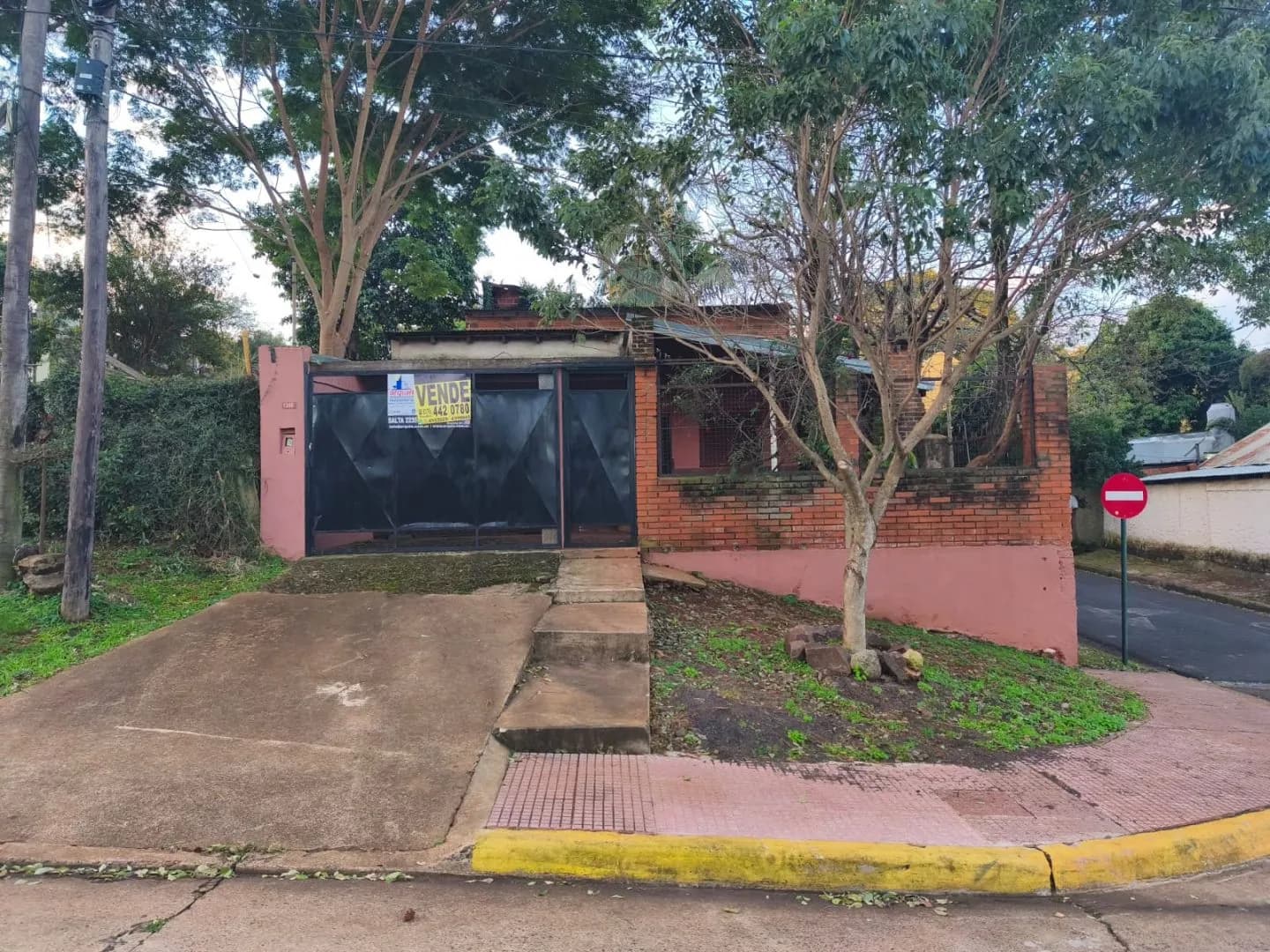 VENTA CASA 2 DORM, en ESQUINA, en Posadas
