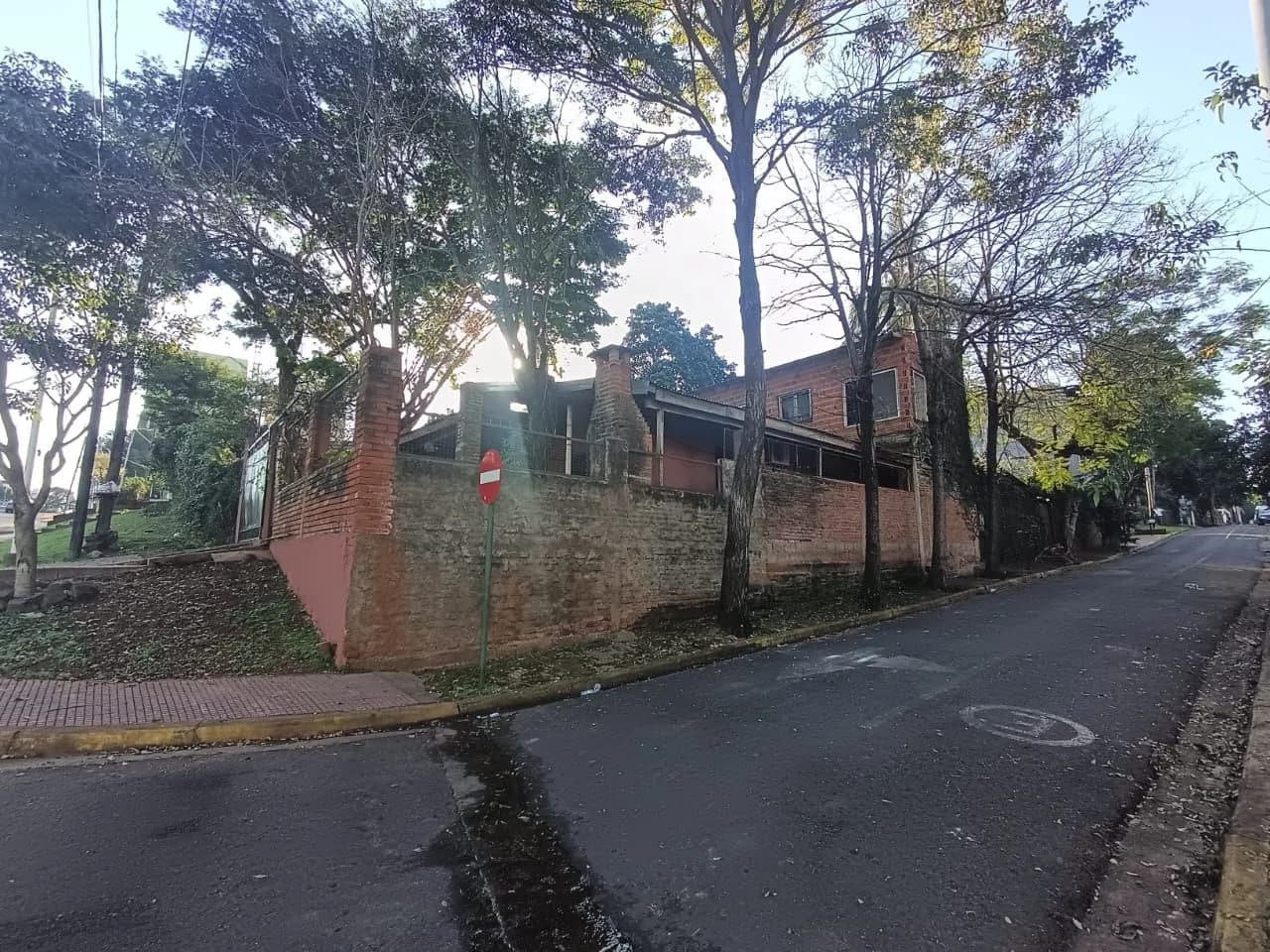 VENTA CASA 2 DORM, en ESQUINA, en Posadas