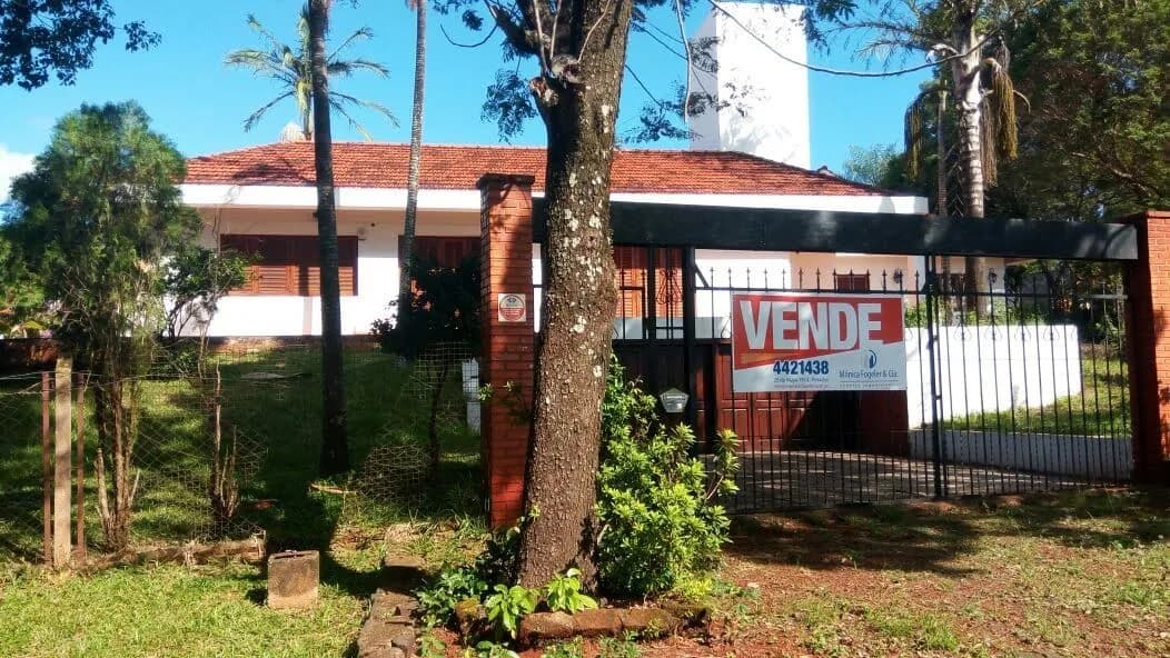 EN VENTA LOTE CON CASAQUINTA ZONA AEROPUERTO DE POSADAS