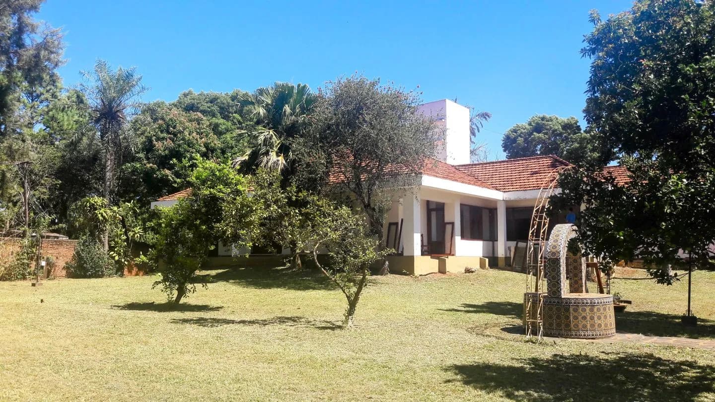 EN VENTA LOTE CON CASAQUINTA ZONA AEROPUERTO DE POSADAS