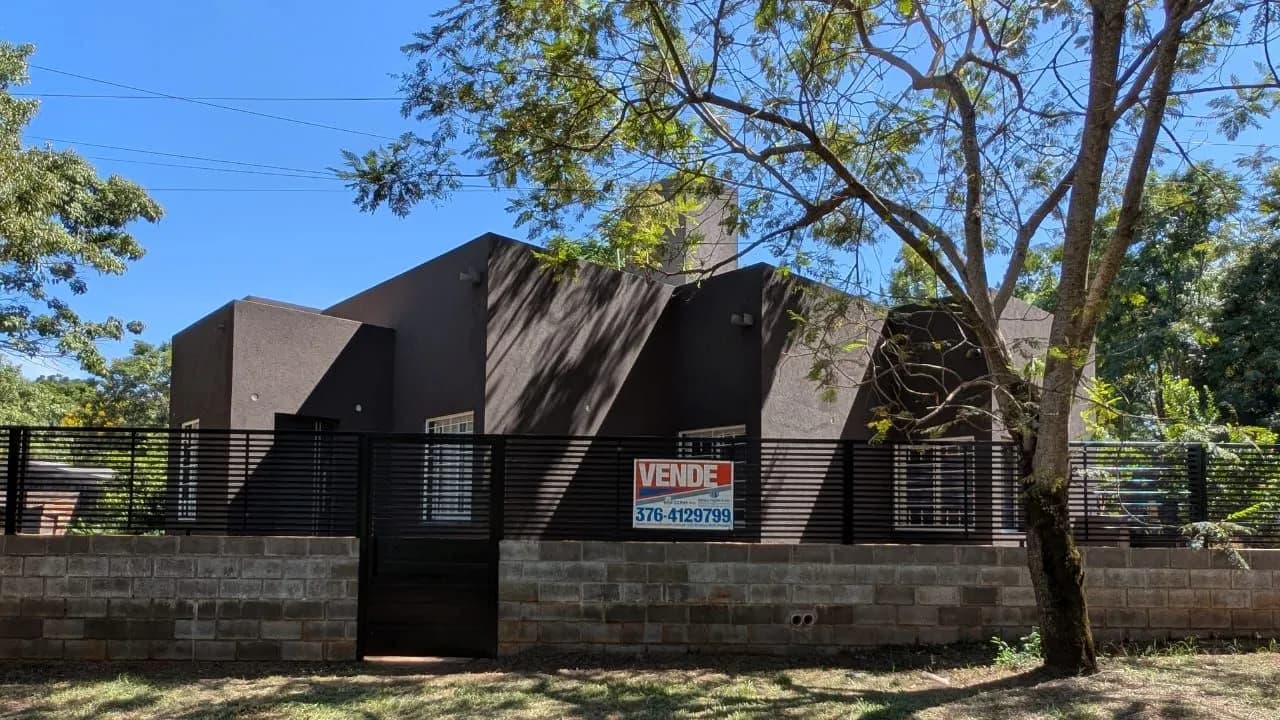 moderna casa en barrio del lago candelaria