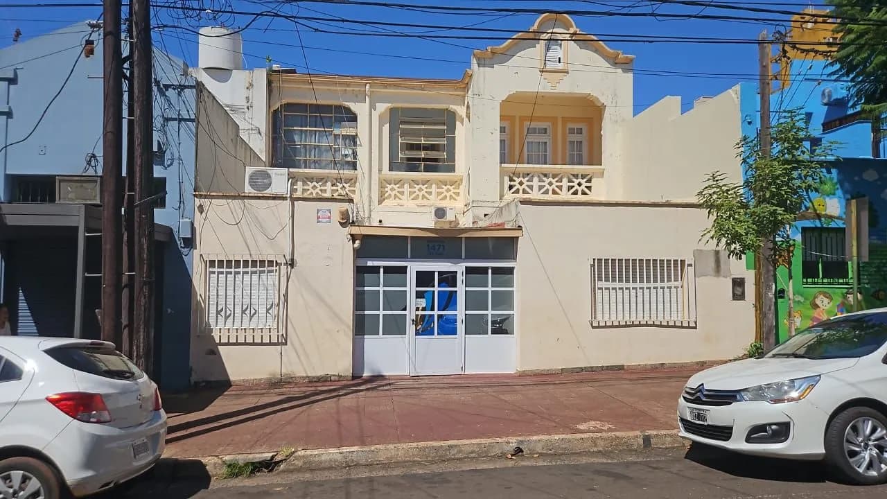 Edificio céntrico  a la venta con amplio terreno