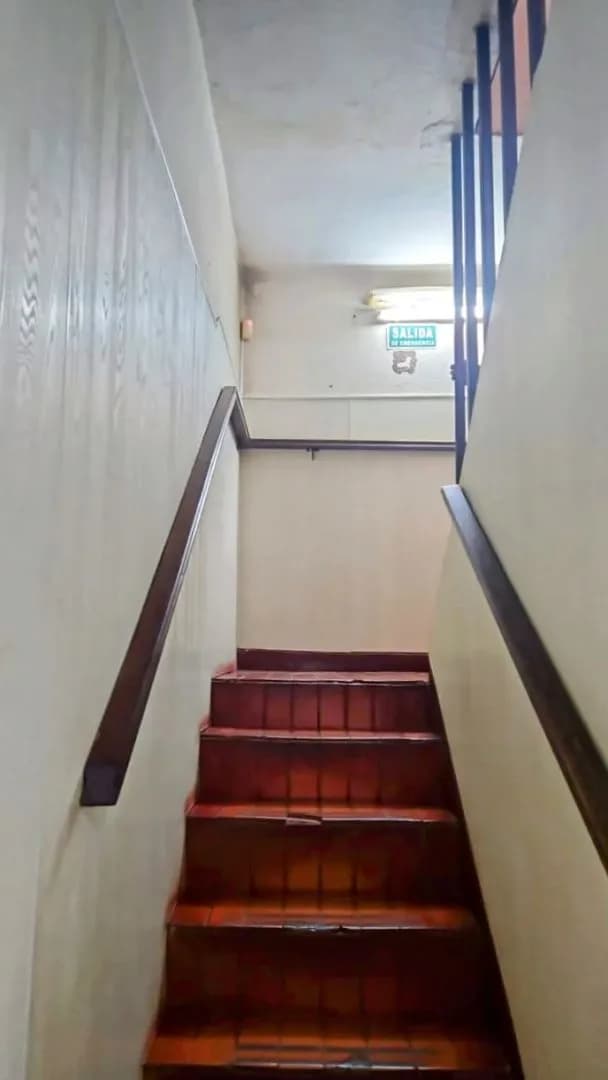 Edificio céntrico  a la venta con amplio terreno