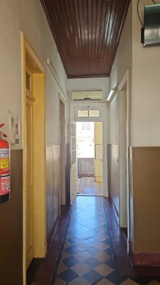 Edificio céntrico  a la venta con amplio terreno