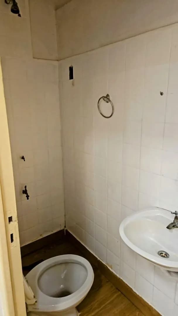 Edificio céntrico  a la venta con amplio terreno