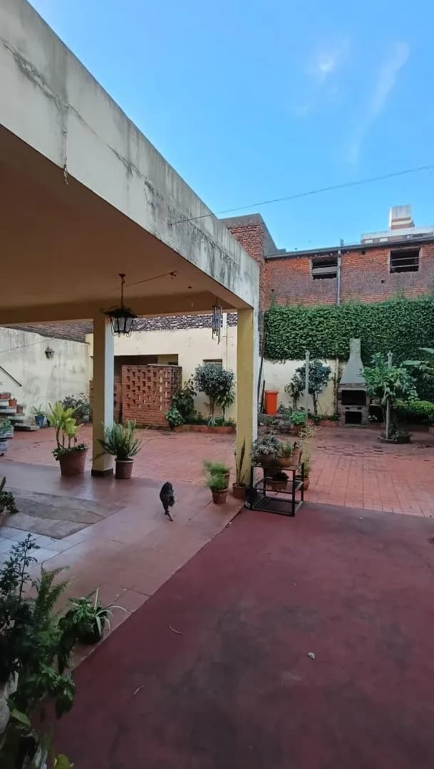 EN VENTA CASA DE 4 DORMITORIOS EN EL CENTRO DE POSADAS