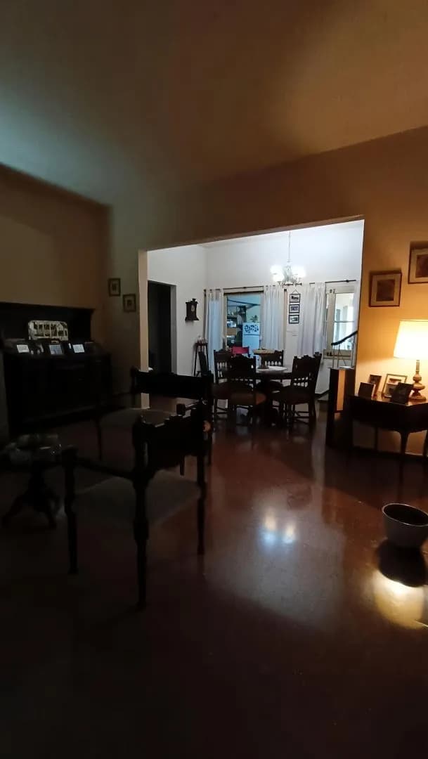 EN VENTA CASA DE 4 DORMITORIOS EN EL CENTRO DE POSADAS