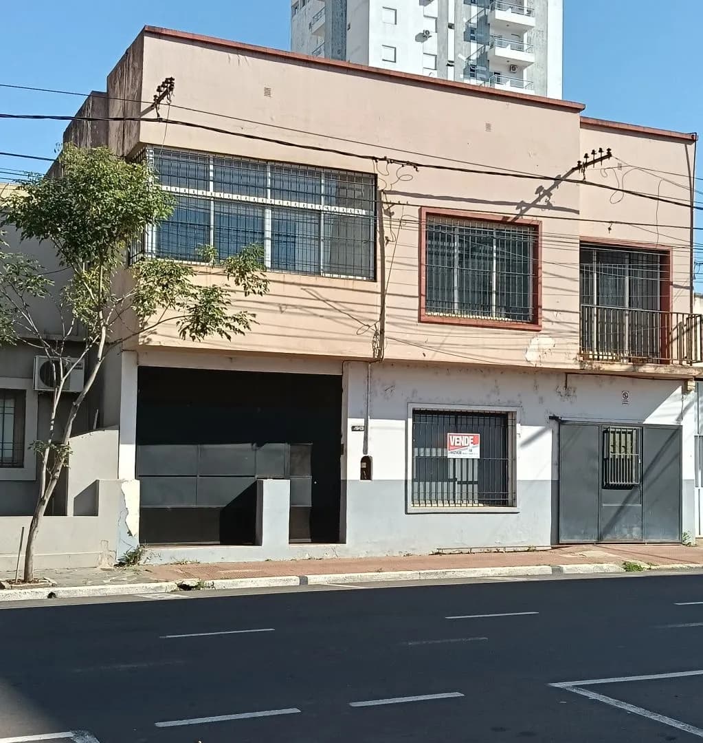 Casa en venta apta residencia, profesional y comercial