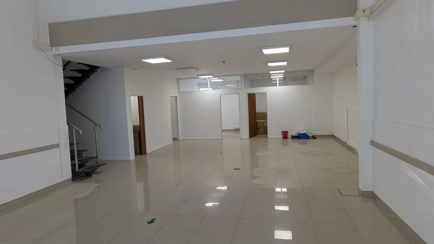 Alquiler de excelente local de gran magnitud en el centro de Posadas, Misiones