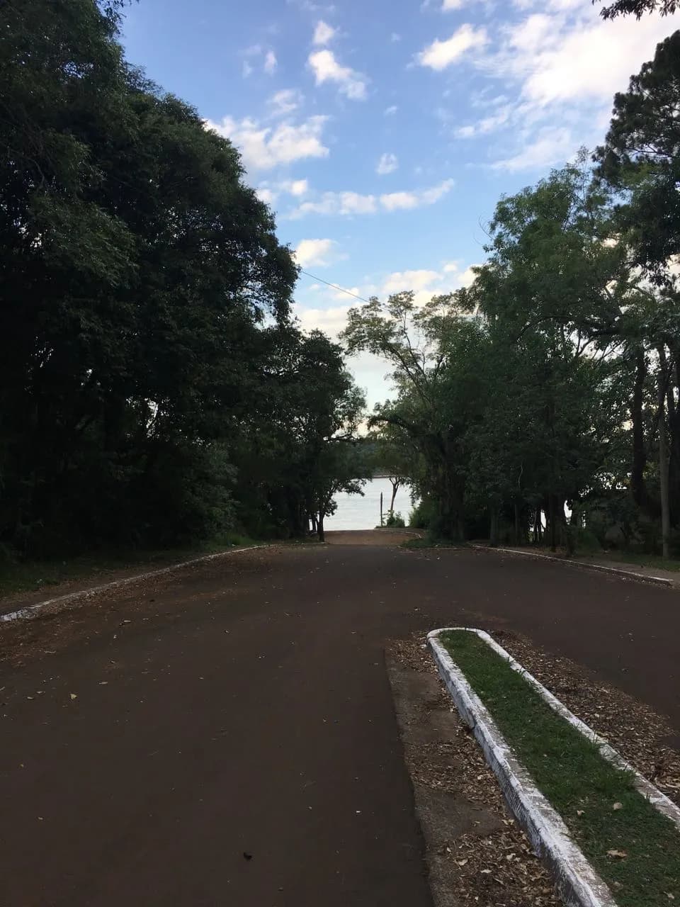 EN VENTA TERRENO EN ESQUINA.  A 1 CUADRA DEL RIO PARANA EN CANDELARIA