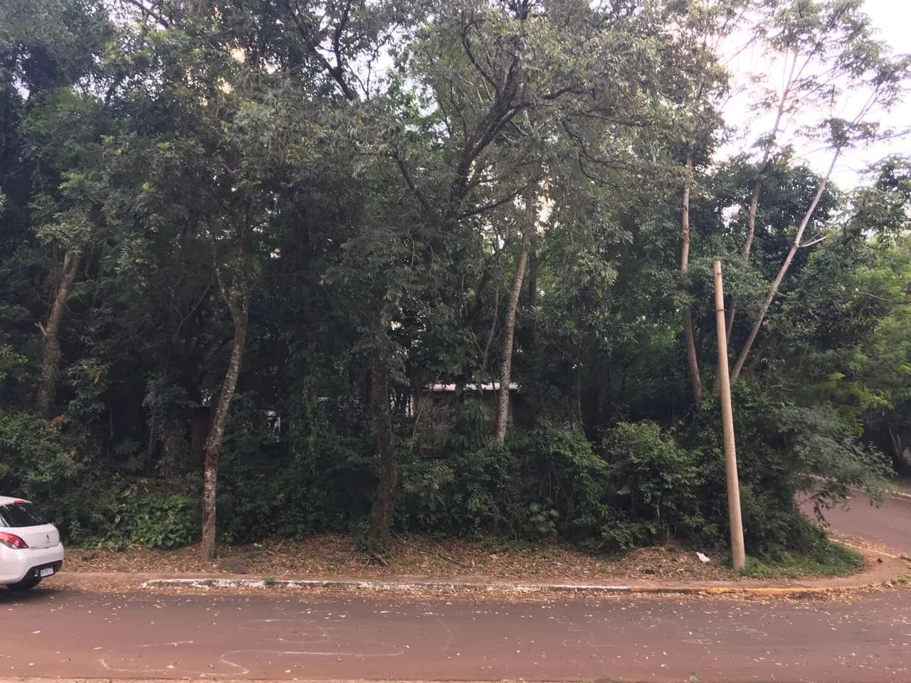 EN VENTA TERRENO EN ESQUINA.  A 1 CUADRA DEL RIO PARANA EN CANDELARIA