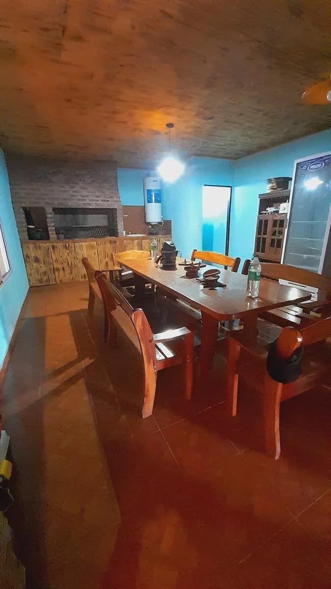 Casa Con Locales en Venta