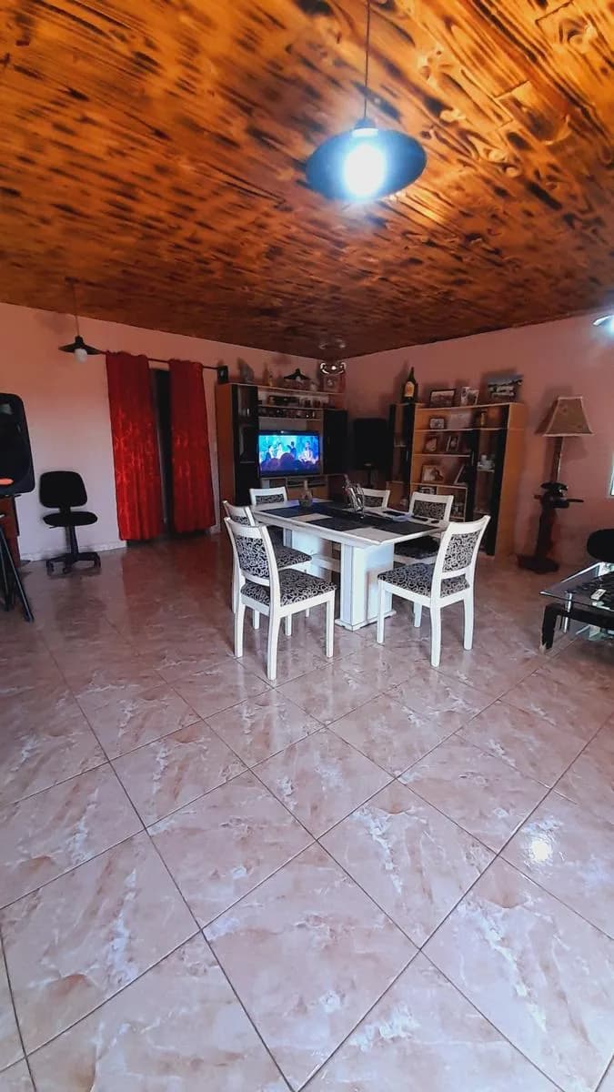 Casa Con Locales en Venta