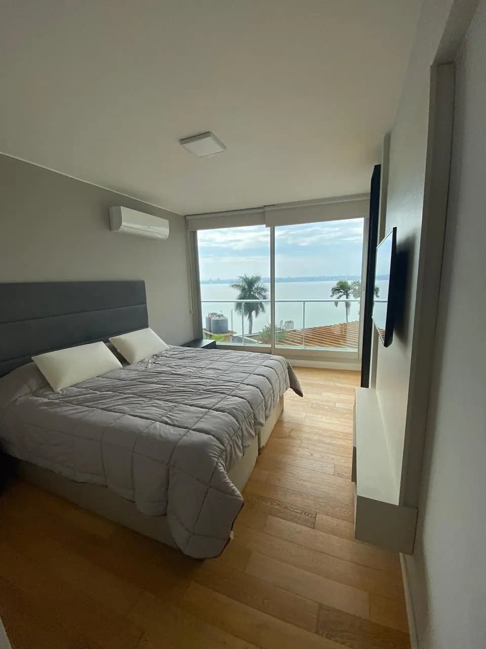 Dormitorio moderno con excelente vista