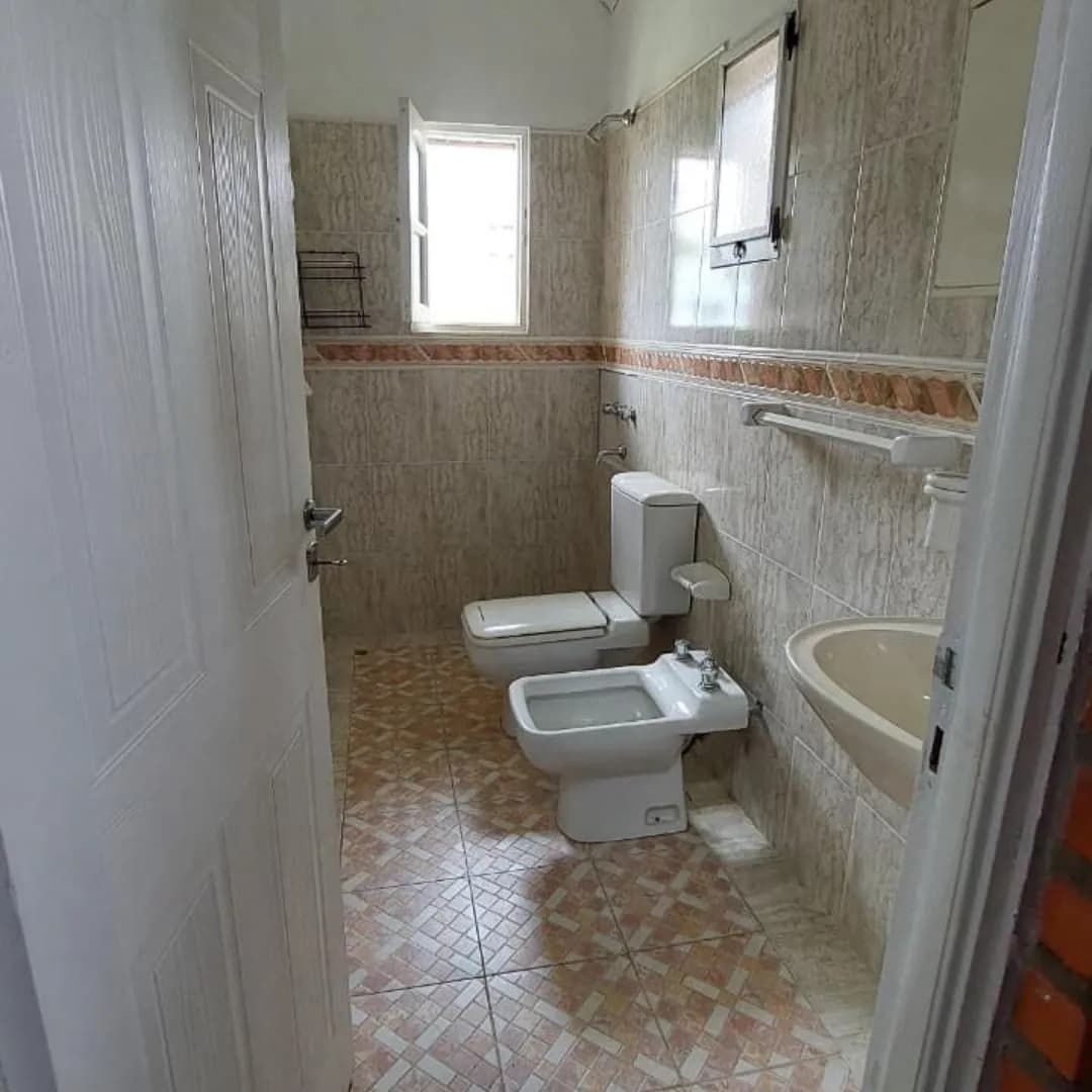 Hermosa casa de dos plantas, con muy buena Ubicación