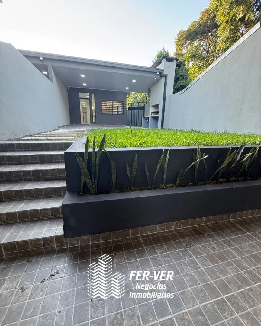 EN VENTA: Casa a estrenar en Barrio Yrigoyen.
