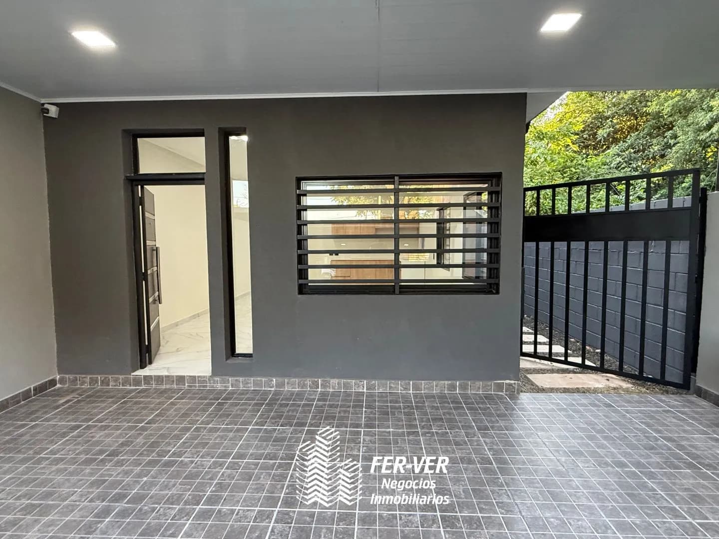 EN VENTA: Casa a estrenar en Barrio Yrigoyen.