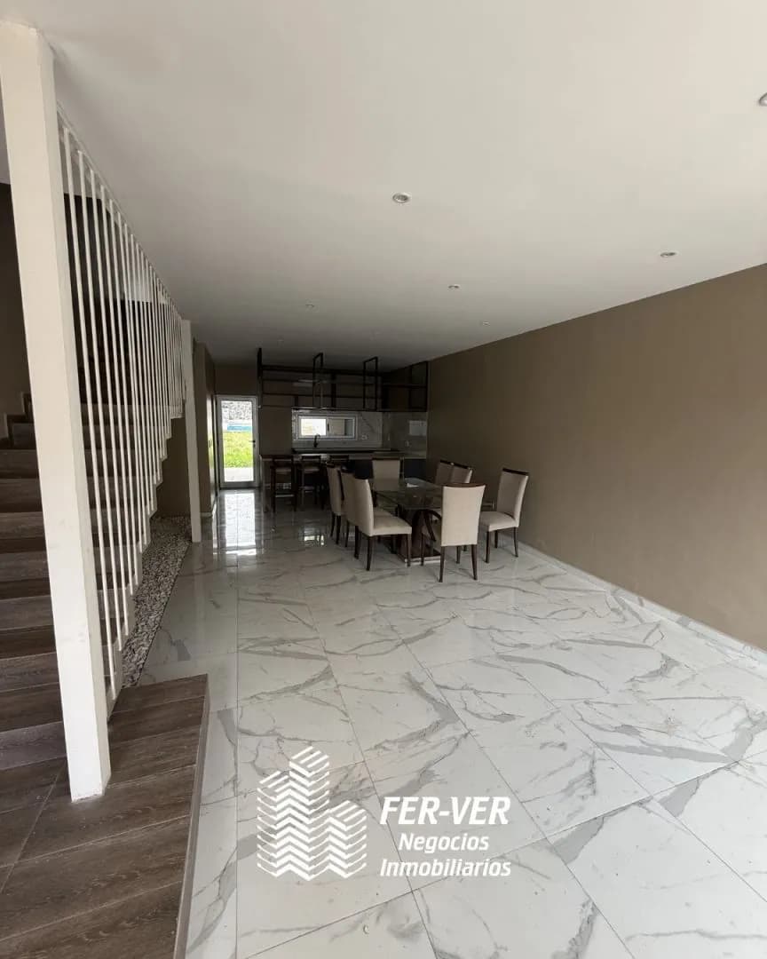 Dúplex en Venta. 3 Dormitorios. cercano al Centro. a Estrenar. Apto crédito hipotecario