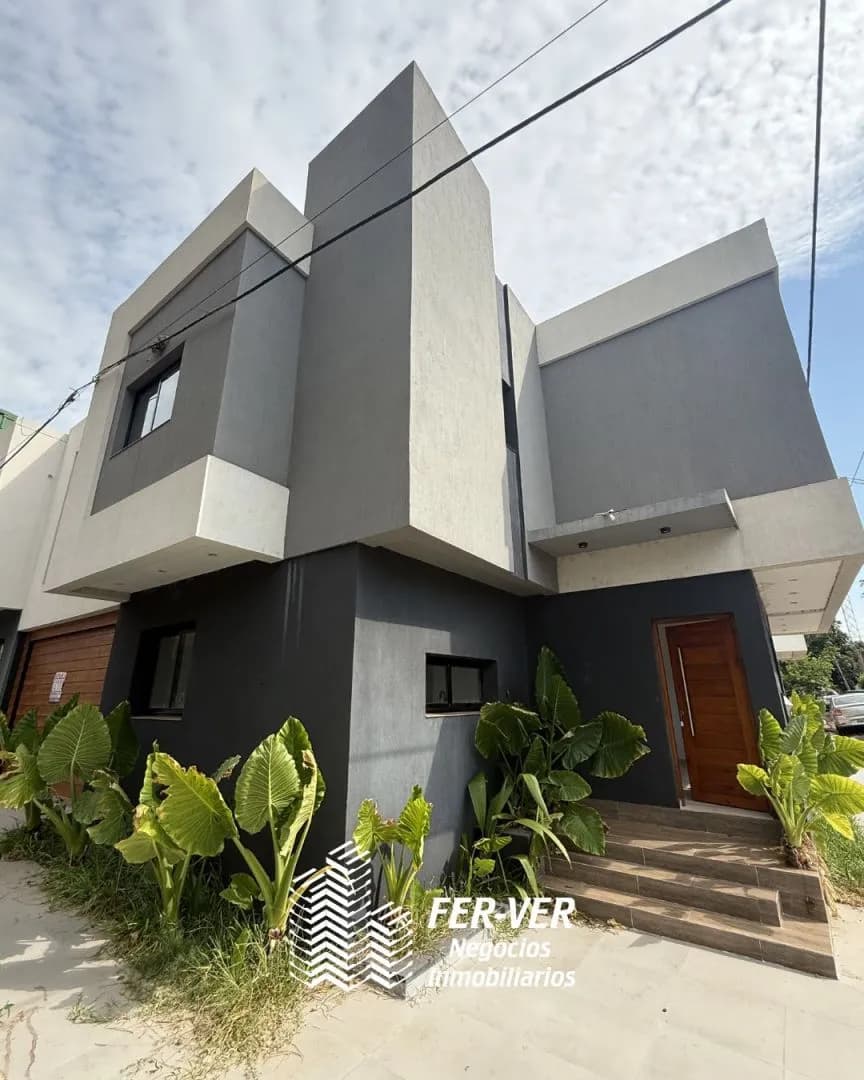 Dúplex en venta. 3 Dormitorios. ZONA HOSPITAL MADARIAGA .Apto Crédito H. a Estrenar