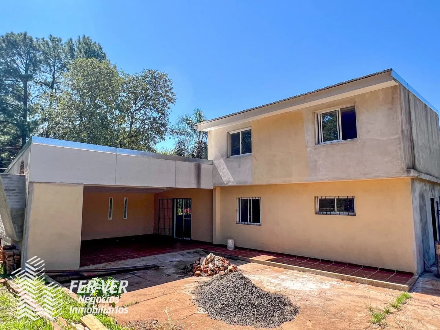 Venta Casa 5 amb. Bº Don Fernando. C. Sábato y Rita. Garupa