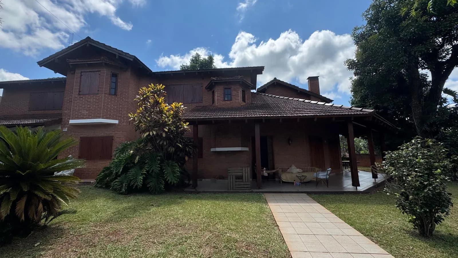 Casa en venta cuartro dormitorios y piscina El Dorado, Misiones