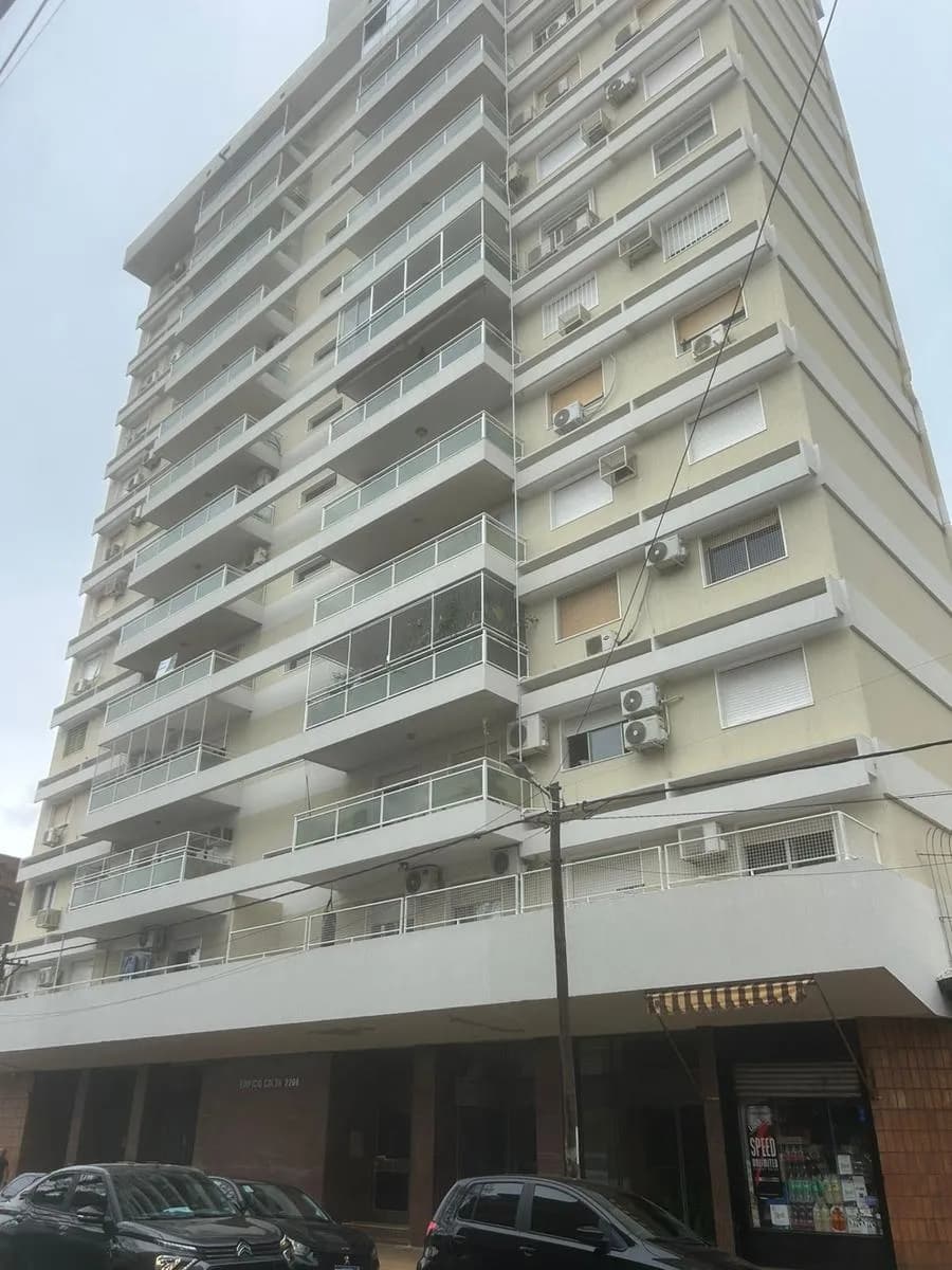 Departamento en venta tres dormitorios con cochera centro Posadas