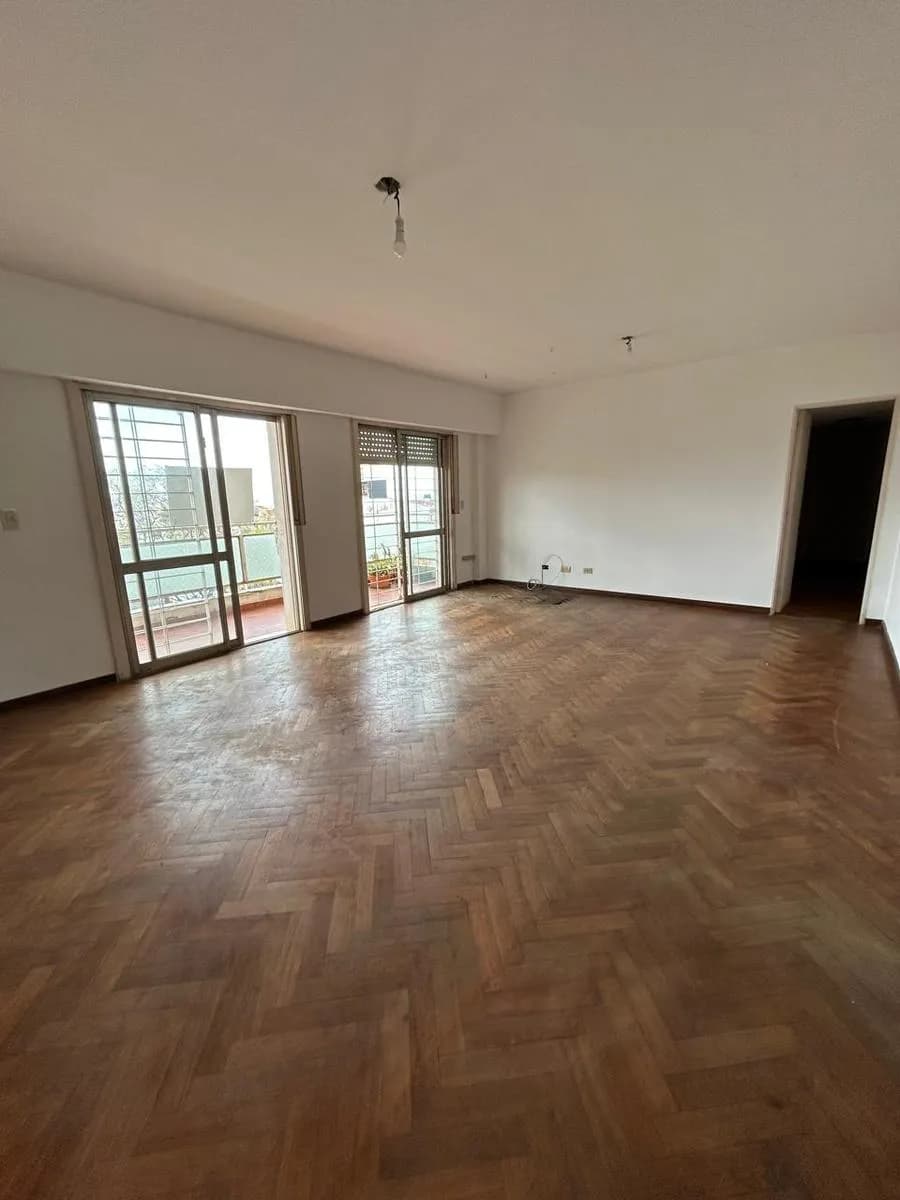 Departamento en venta tres dormitorios con cochera centro Posadas