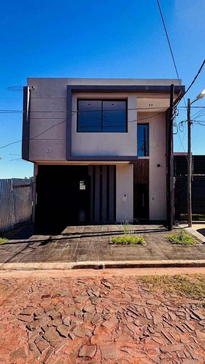 Departamento en venta tipo dúplex + lote Yvira Pita
