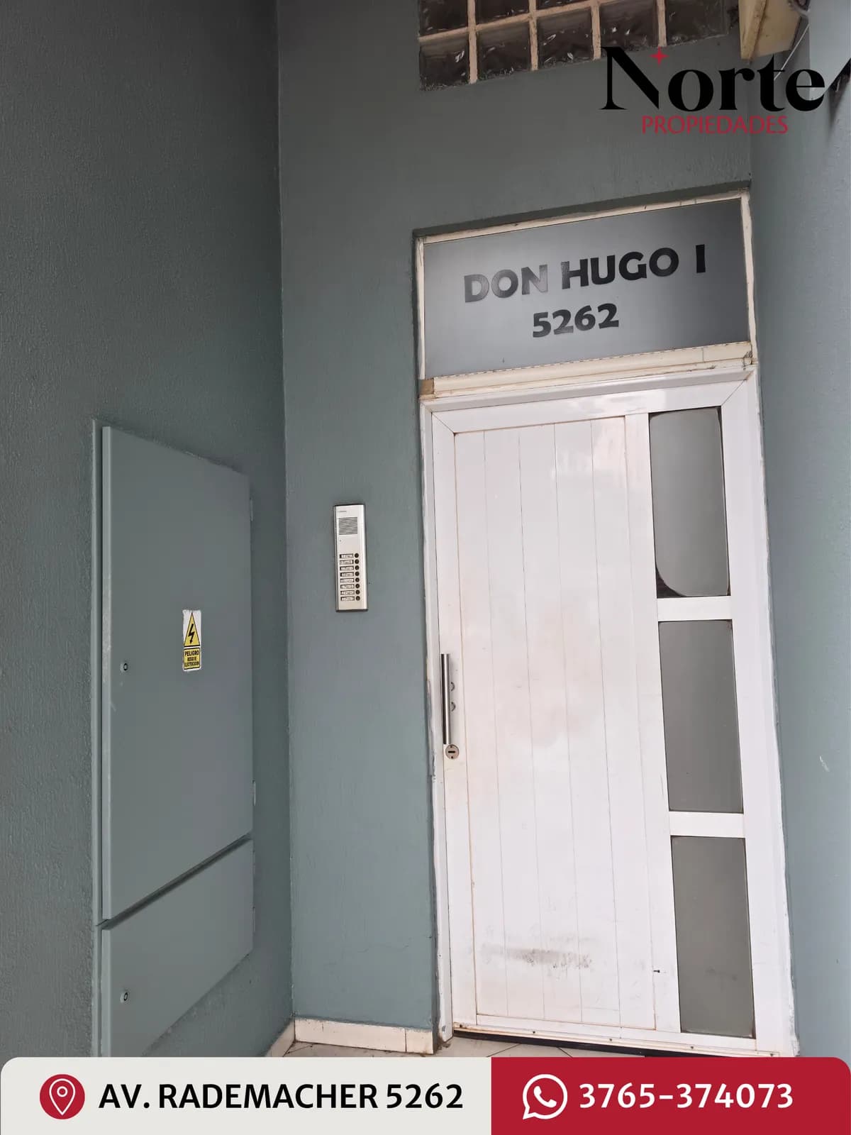 Acceso a edificio de departamentos