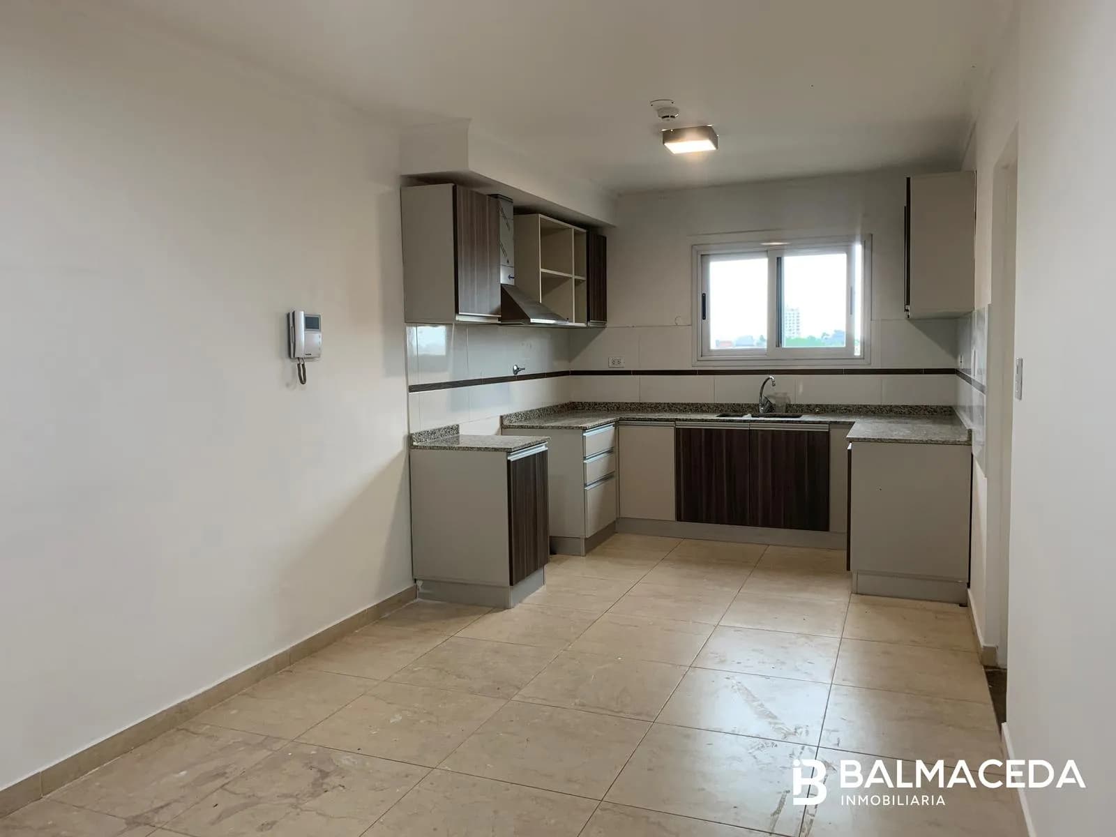 EXCELENTE DEPARTAMENTO DE 3 DORMITORIOS - BALMACEDA INMOBILIARIA