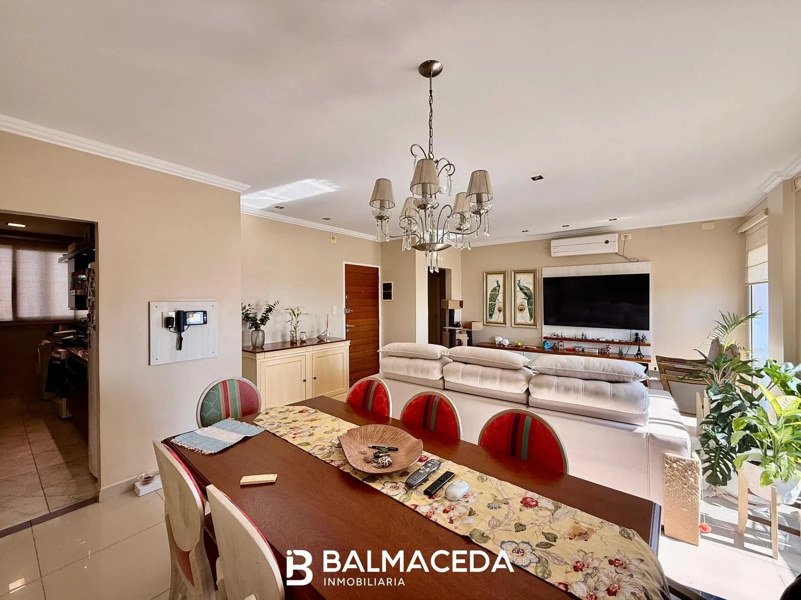 EXCELENTE DEPARTMENTO EN VENTA DE 3 DORMITORIO CON COCHERA - VILLA SARITA