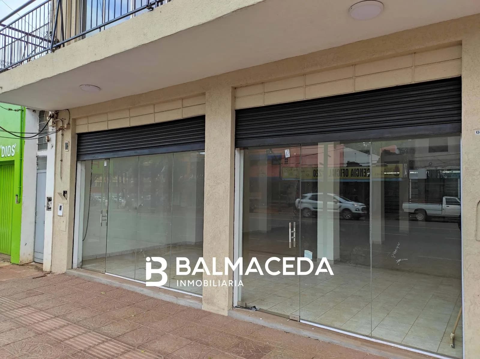 LOCAL COMERCIAL AV. URUGUAY C/ ROTONDA