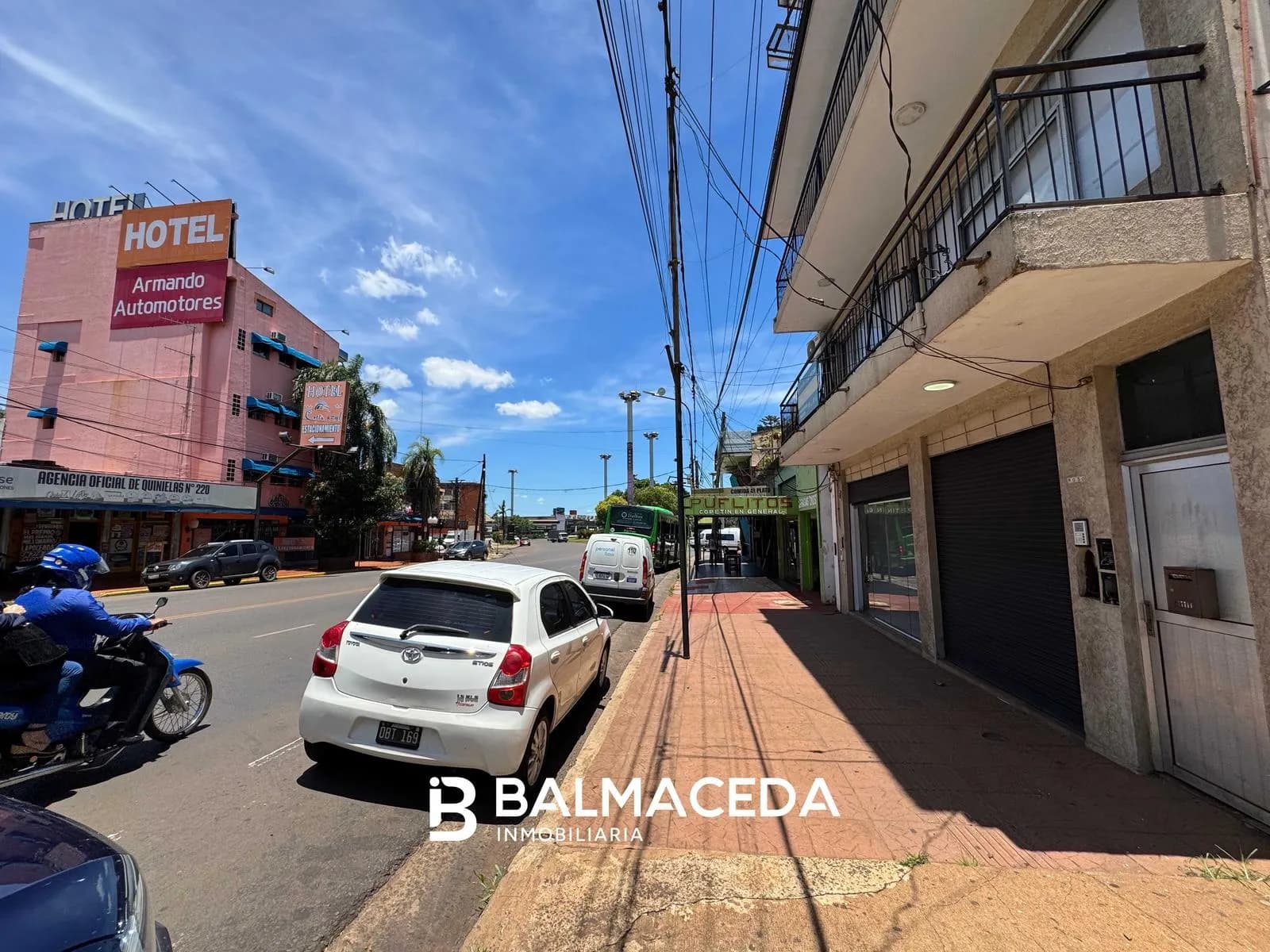 LOCAL COMERCIAL AV. URUGUAY C/ ROTONDA