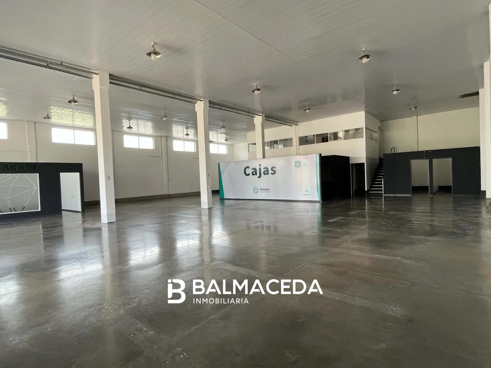 Local en alquiler - Av. Las Heras e/ Martin Fierro y Chacabuco